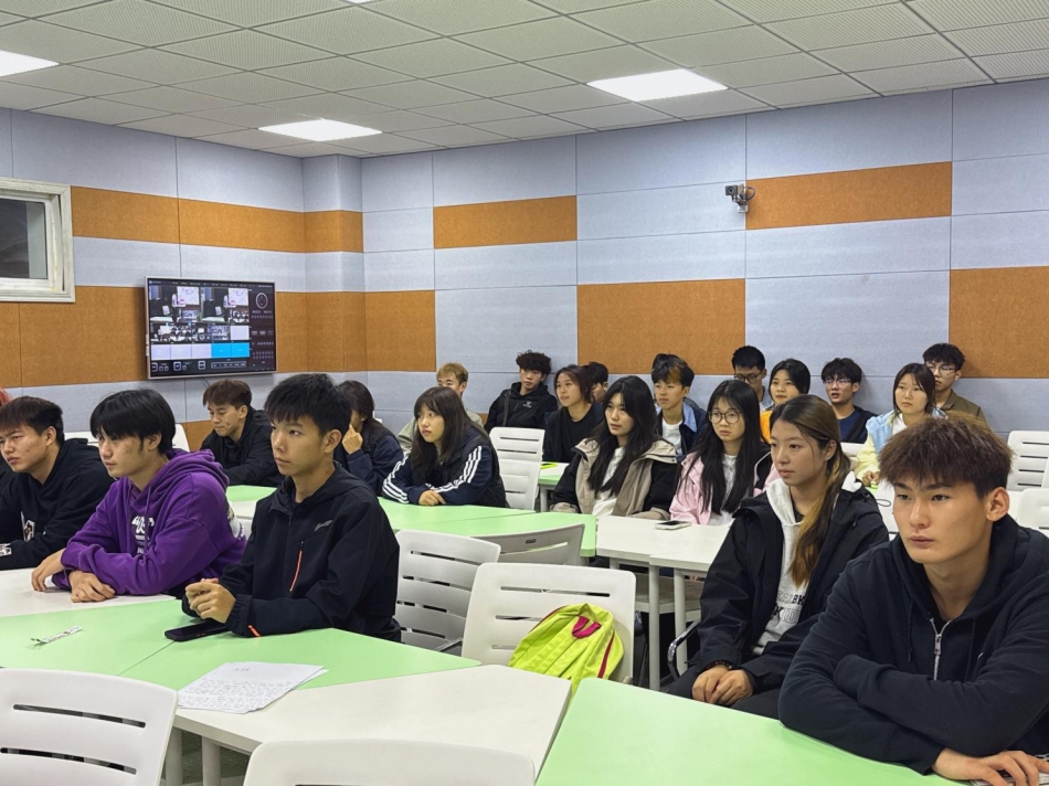 学长领航传经验，薪火相传促成长——我院举办学长经验分享式班干部交流会